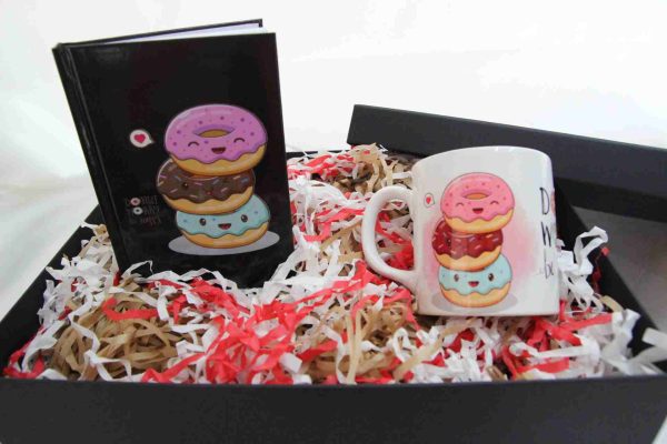 Donut Tasarımlı Defter ve Donut Temalı Kupa Bardak Hediye Kutusu